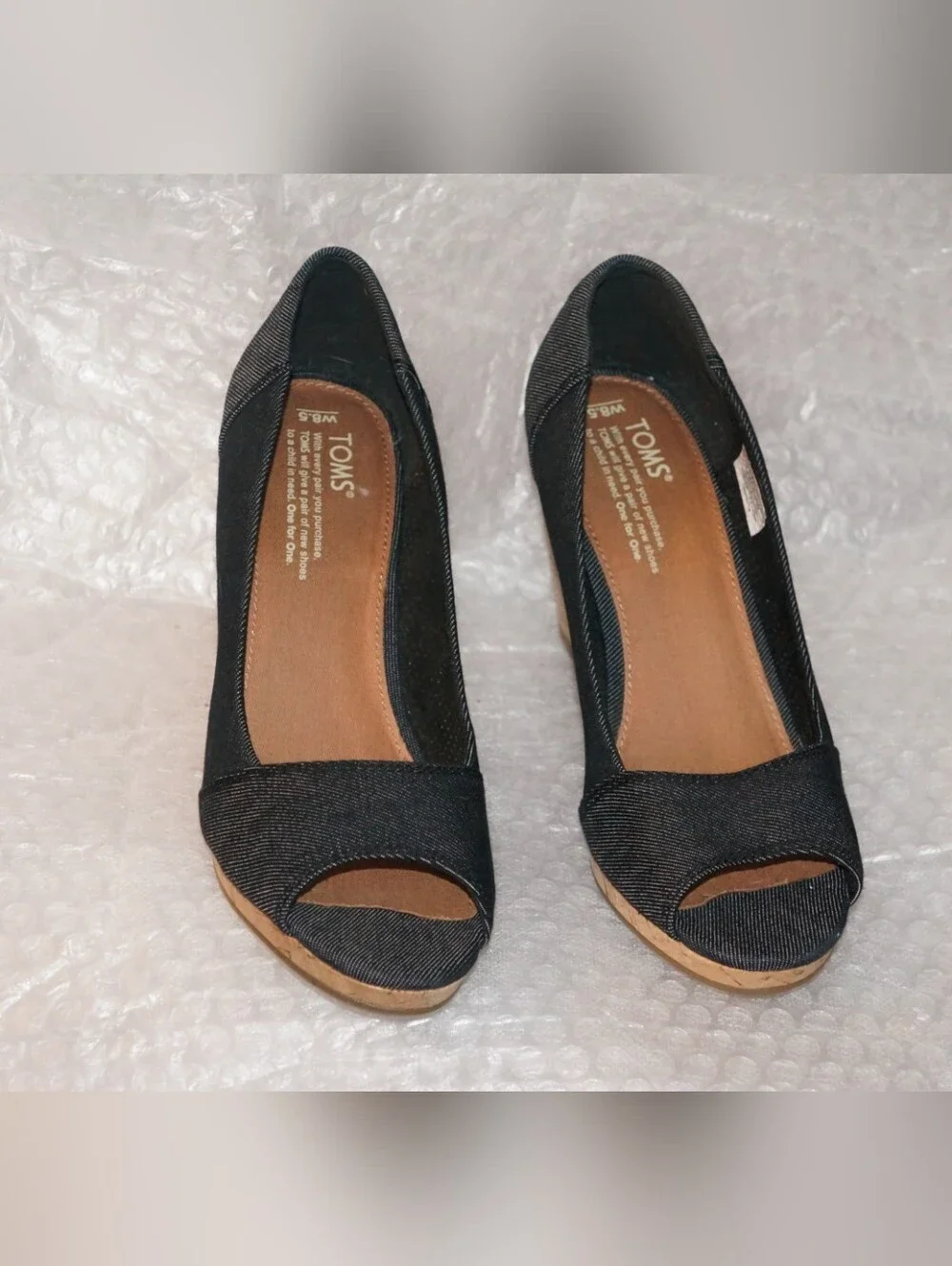 Toms Women's Stella wedge shoes in a  black denim fabric Size  8.5